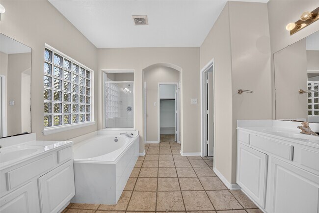 Building Photo - 12019 Brantley Haven Dr