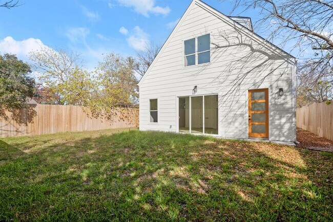 Building Photo - 2715 Sweeney Ln