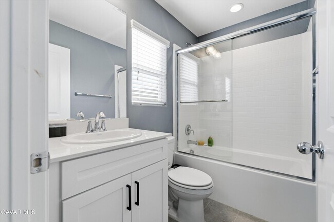 Building Photo - 41638 Cielo Vista Dr