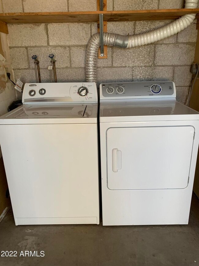 Building Photo - 720 S Dobson Rd