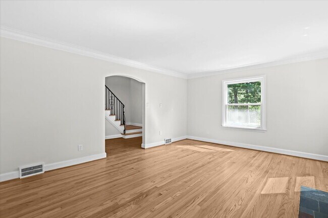 Building Photo - Modern Living in a Classic Detroit Neighborhood