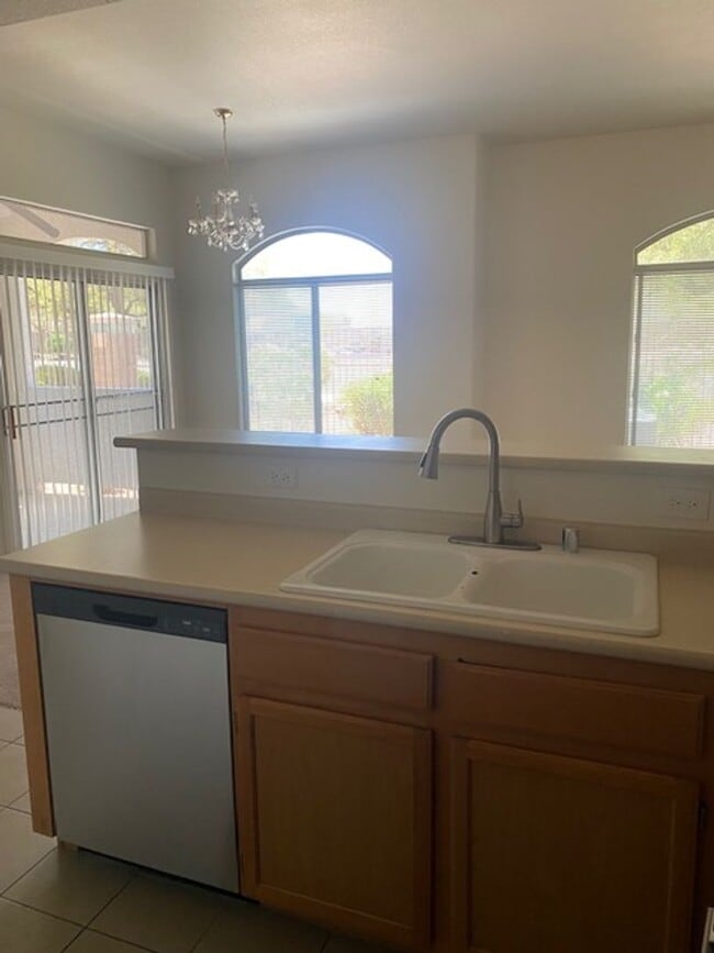 Building Photo - 700 Carnegie St