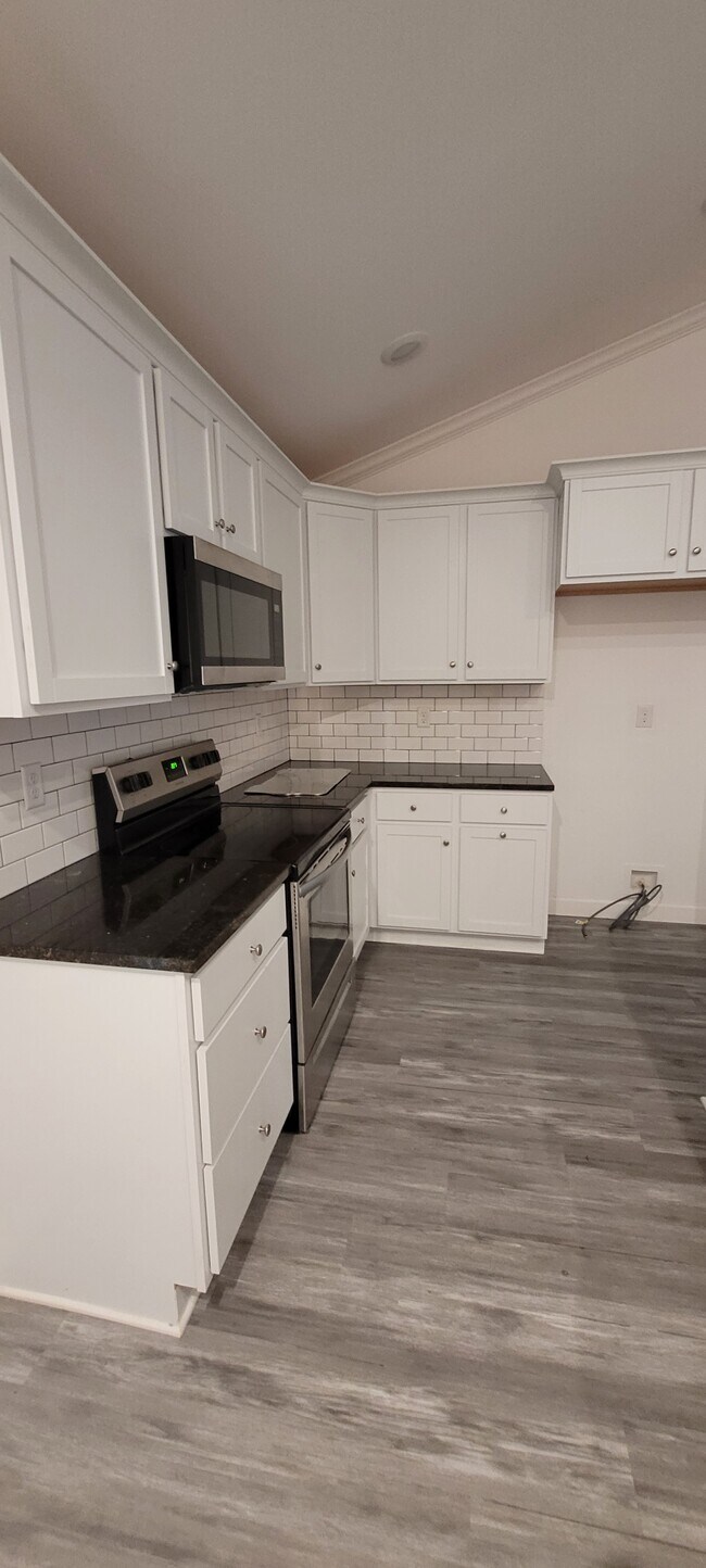 Building Photo - 45 Buena Vis Dr