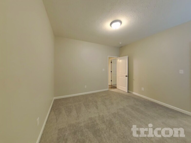 Building Photo - 204 Myers Rd