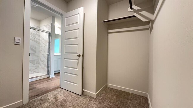 Building Photo - 10709 Red Thistle Dr
