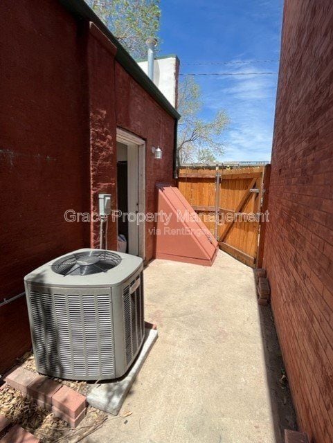 Building Photo - 3054 Zuni St