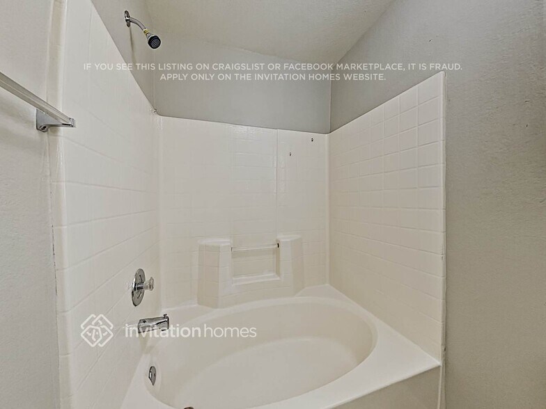 Building Photo - 4643 N 100th Ave