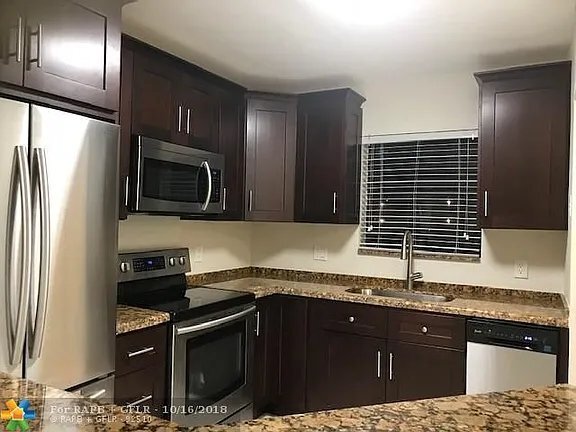 Building Photo - 21890 Lake Forest Cir