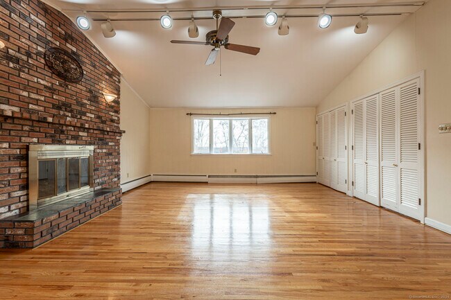 Building Photo - 288 Candlewyck Dr