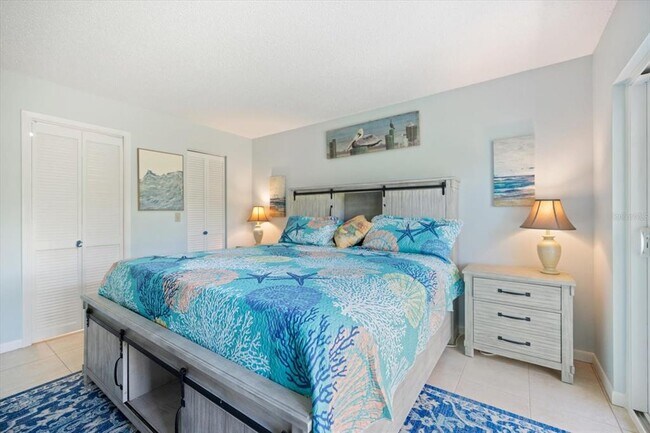 Building Photo - 634 Bird Bay Dr E