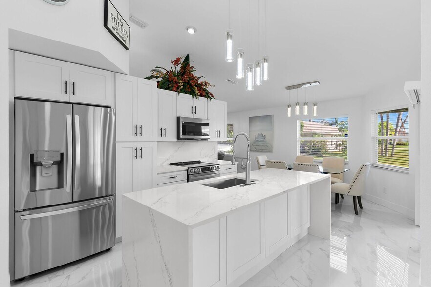 Building Photo - Coming in Sept ! Beautifully Furnished and  recently renovated home