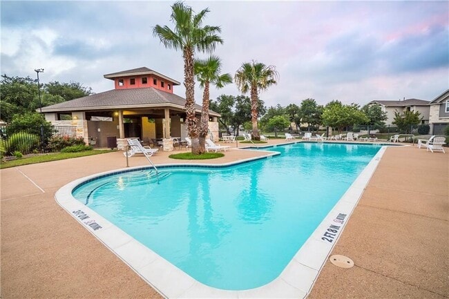 Building Photo - 13400 Briarwick Dr