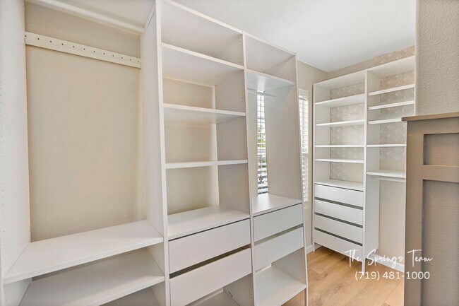 Building Photo - CHARMING, RECENTLY REMODELED 3BD HOME w/ E...