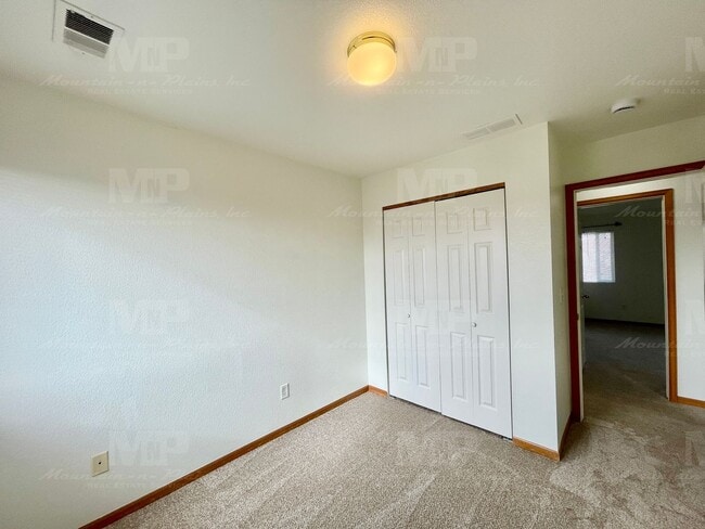 Building Photo - 3380 Saratoga St