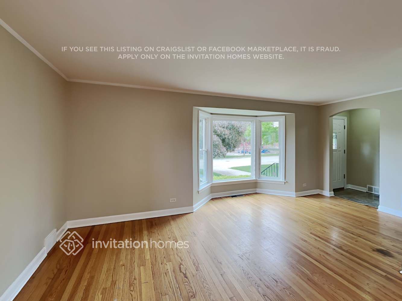 Building Photo - 2332 Leyden Ave