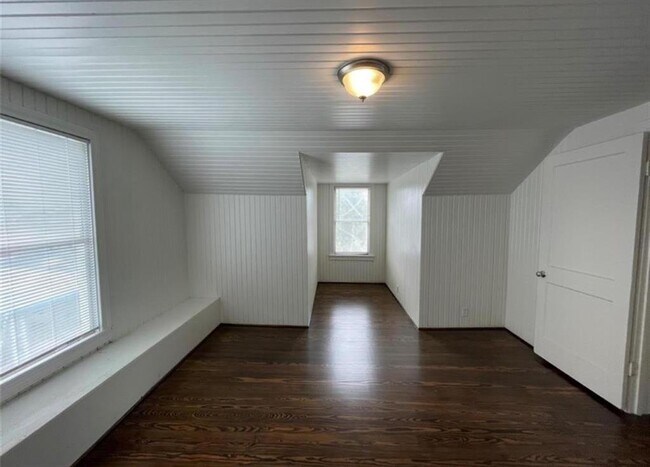 Building Photo - 7139 Linden St