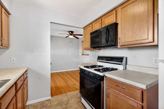 Building Photo - 515 Topaz Ave