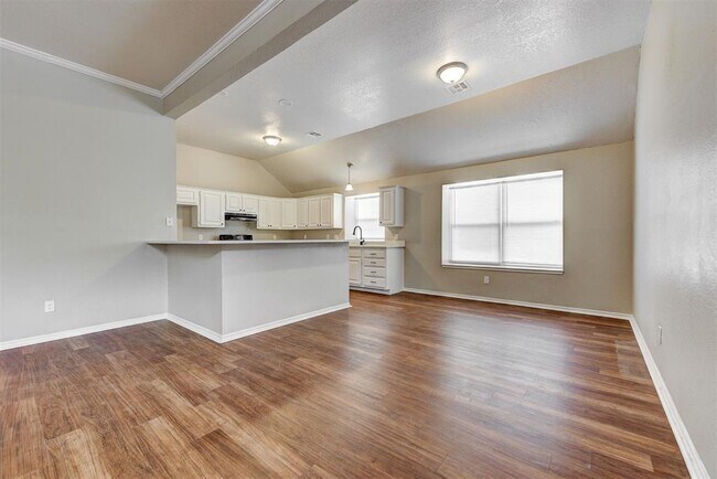 Building Photo - 1805 Lois Lynn Ln