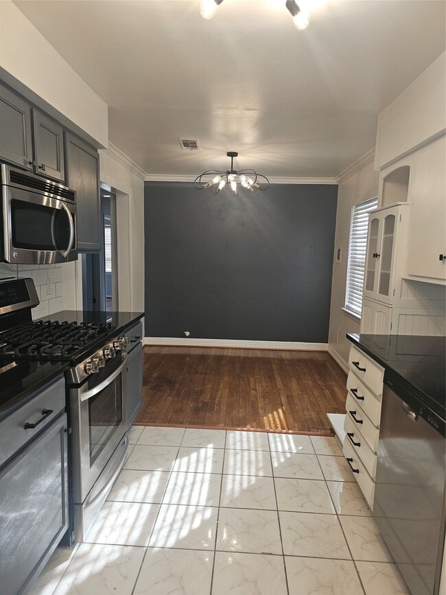 Building Photo - 10510 Sierra Dr