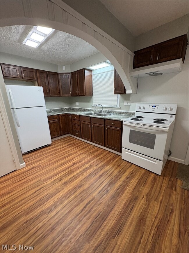 Building Photo - 738 West St