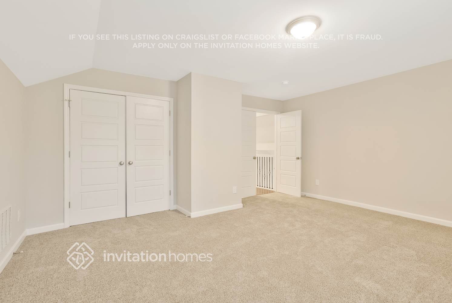 Building Photo - 2621 Windridge Dr
