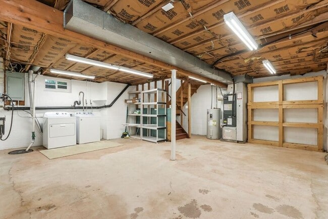 Building Photo - 2504 Oxford Ct