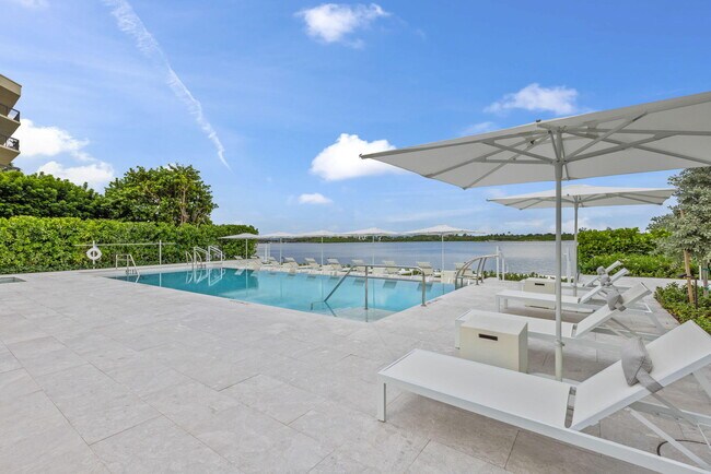 Building Photo - 2773 S Ocean Blvd