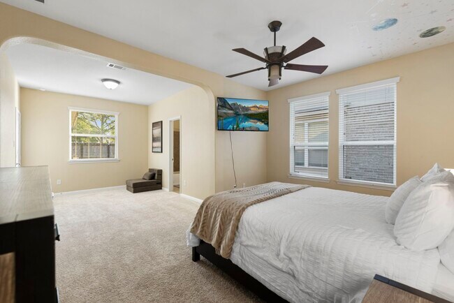 Building Photo - 13306 Misting Falls Ln