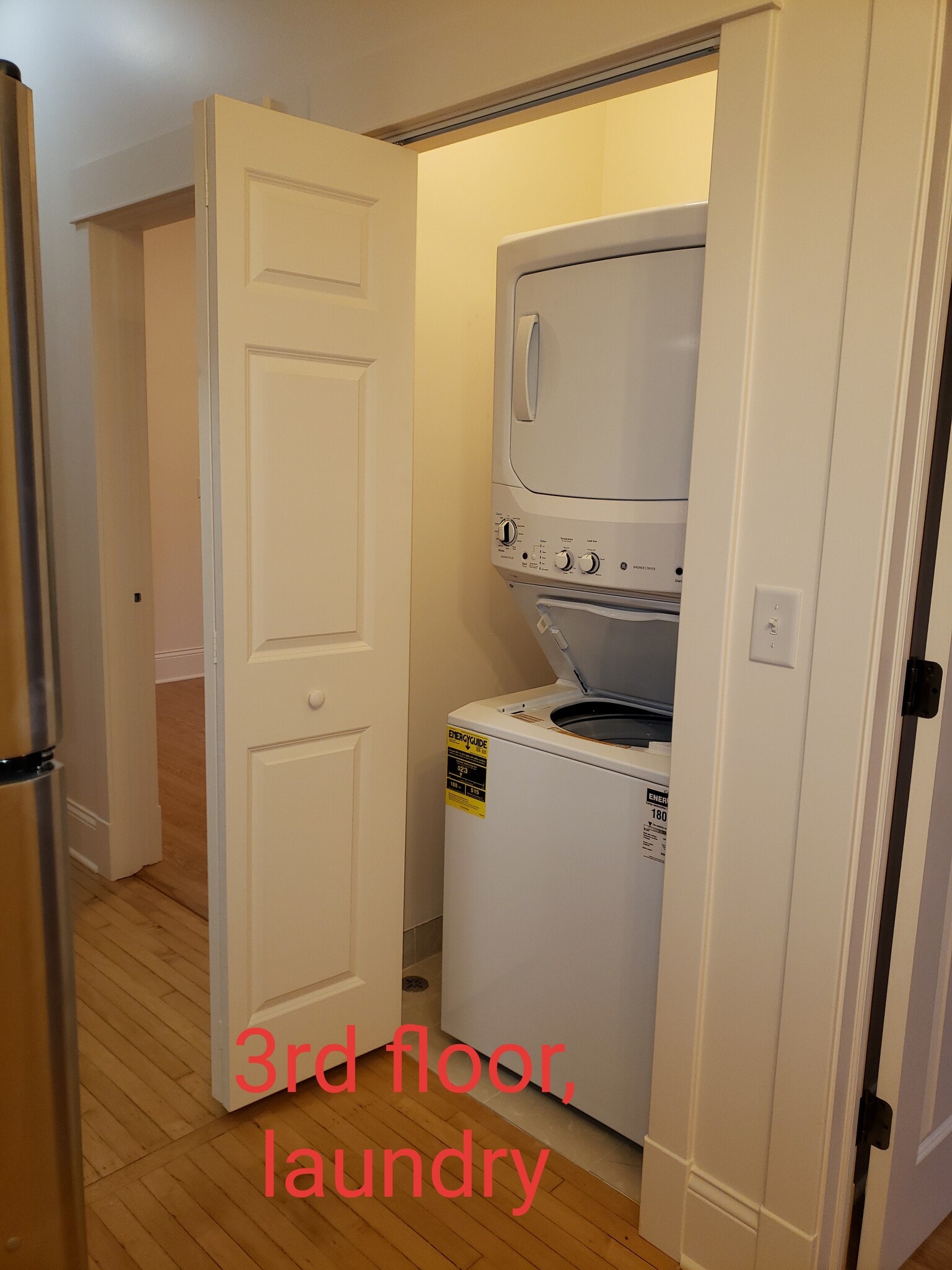 In unit washer/dryer - 912 W Newport Ave