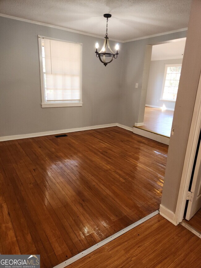 Building Photo - 1755 Foster Pl