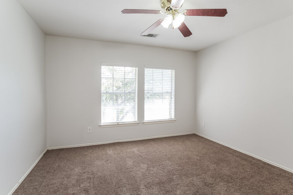 Building Photo - 17902 Scenic Oaks Dr