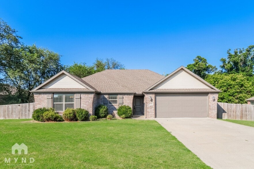 Primary Photo - 2170 Hunter Dr