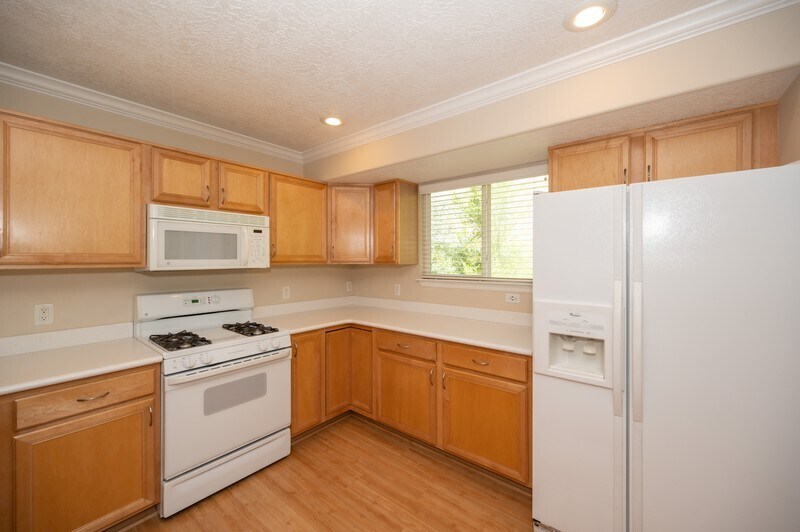 Building Photo - 1341 Alpine Loop