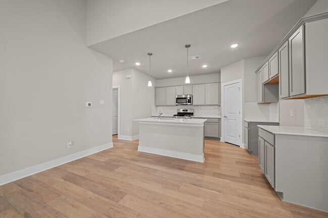 Building Photo - 219 Pinnacle Ln