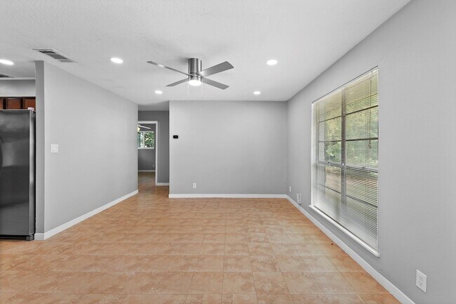 Building Photo - 2712 St Edwards Cir
