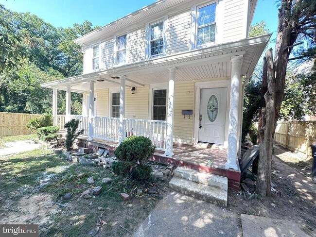 Building Photo - 302 RALEIGH # A St