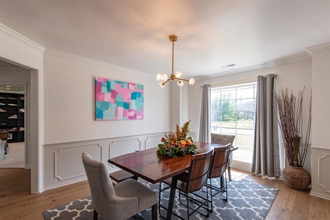 Building Photo - 3025 Regency Ct