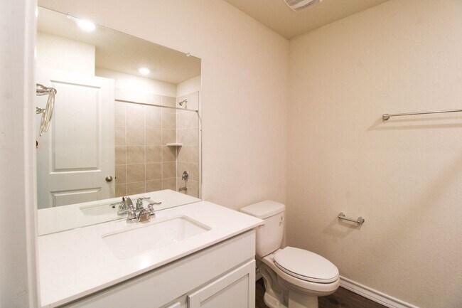 Building Photo - 21143 Gravel St