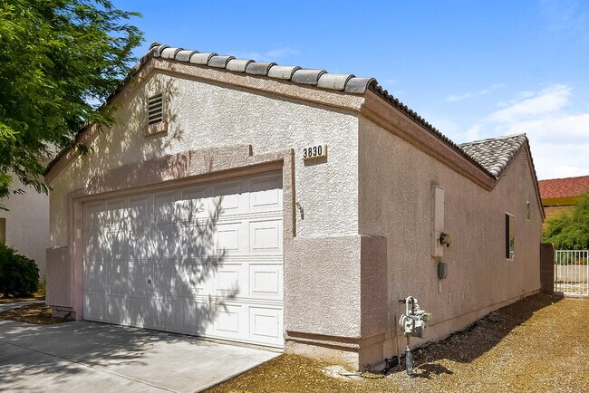 Building Photo - 3830 Canary Creek Ave