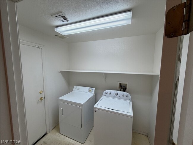 Building Photo - 8113 Painted Clay Ave