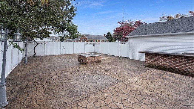 Building Photo - 1825 Bellemeade Ave