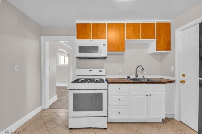 Building Photo - 3407 W 91st St