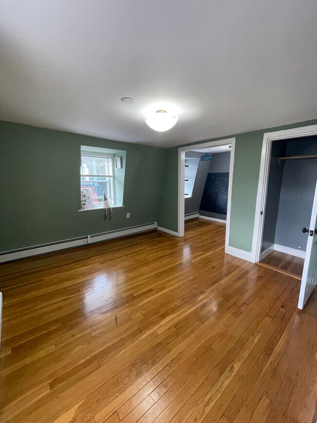 Building Photo - 62 Saint James St