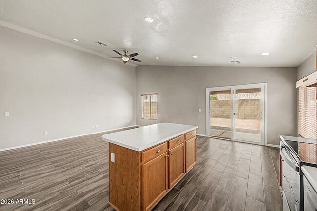 Building Photo - 308 W Liberty Ln