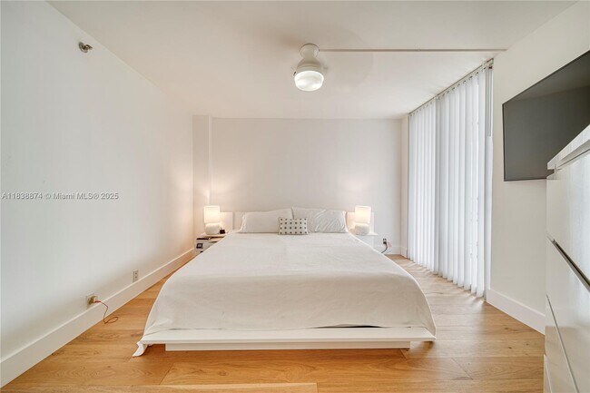 Building Photo - 6767 Collins Ave