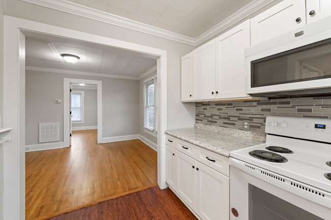 Building Photo - 602 Doby St