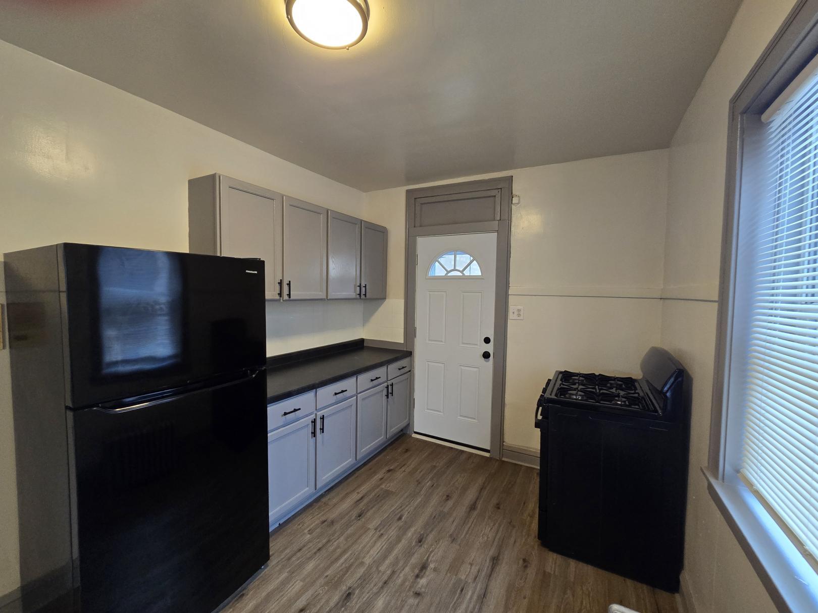 Building Photo - 838 N Massasoit Ave