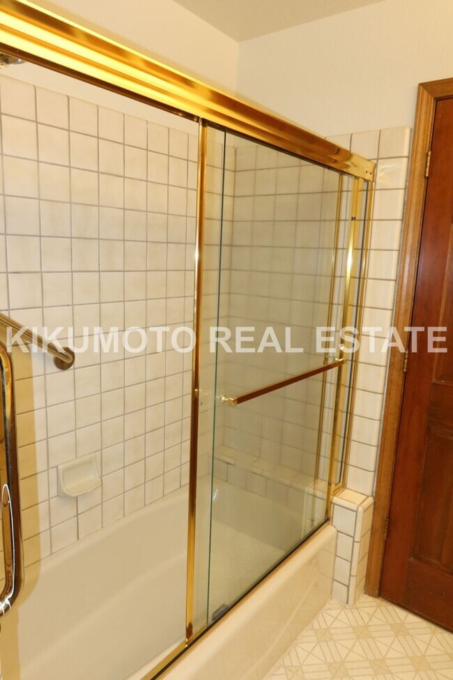 Building Photo - Riverlake 4 bedroom, 3 bath, 3 car home