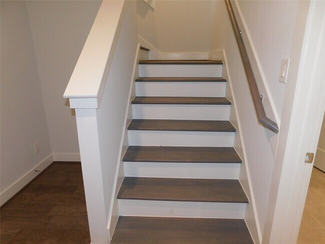 Building Photo - 4223 Eli St