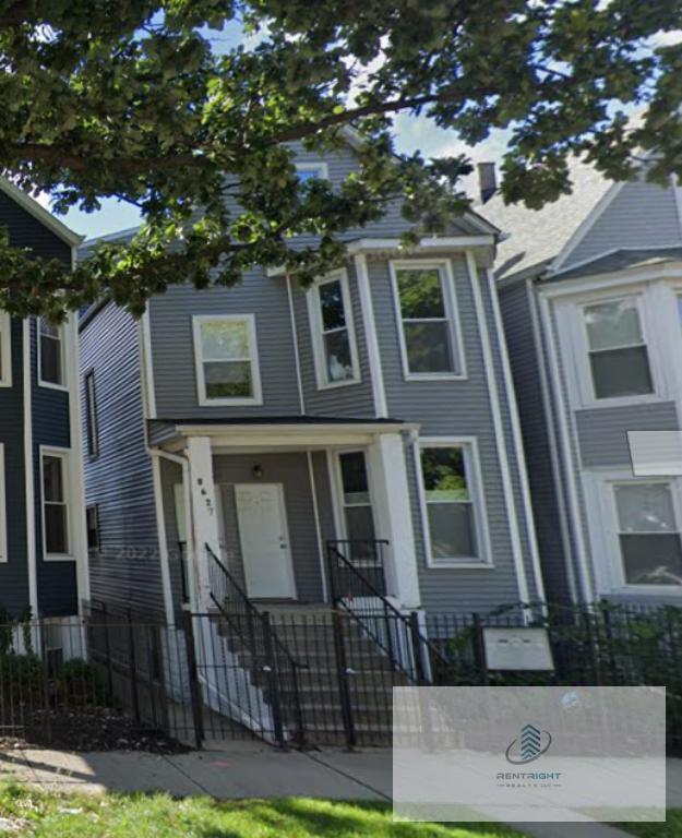 Building Photo - 3627 W Oakdale Ave